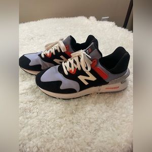 New Balance multi colored tennis shoes